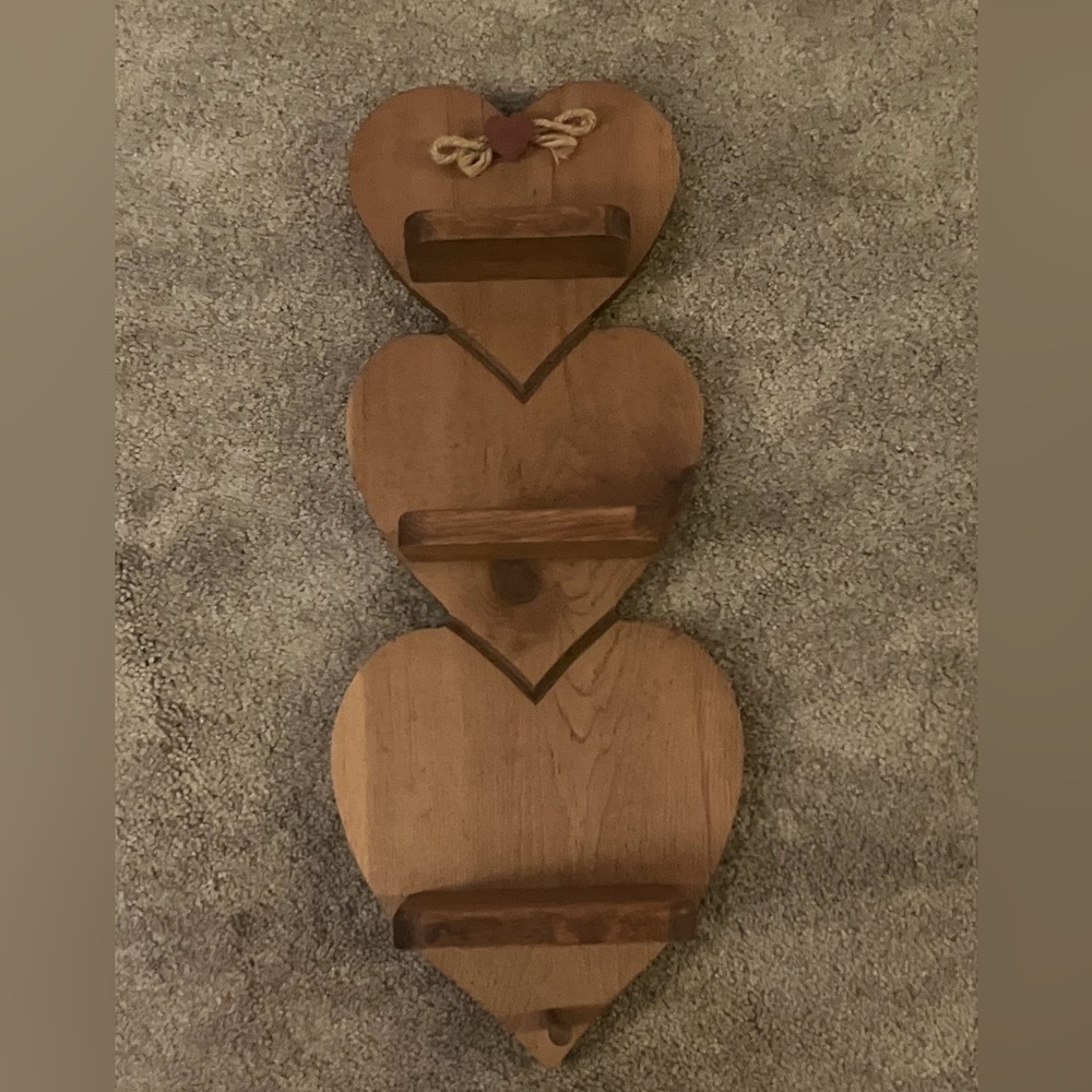 Vintage Heart wall shelf